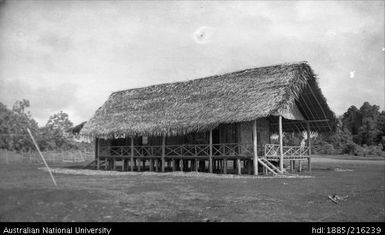 Grass-roofed building