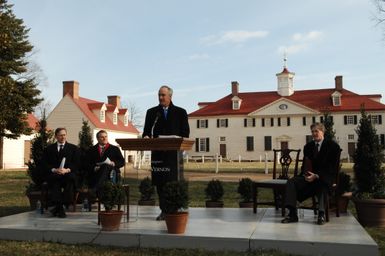[Assignment: 48-DPA-01-12-09_SOI_K_Mt_Vernon] Visit of Secretary Dirk Kempthorne to Mount Vernon Estate and Gardens, Mount Vernon, Virginia, [for touring and announcement of the U.S. nomination of the George Washington home, along with the Papahanaumokuakea Marine National Monument in Hawaii, for inclusion on the United Nations Educational, Scientific, and Cultural Organization's (UNESCO's) World Heritage List. Joining Secretary Kempthorne for the announcement was James Rees, Executive Director of the Mount Vernon Estate and Gardens.] [48-DPA-01-12-09_SOI_K_Mt_Vernon_IOD_9408.JPG]