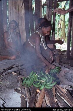 Cooking green bananas
