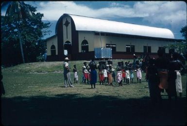 Nissan Island dancing (4) : Nissan Island, Papua New Guinea, 1960 / Terence and Margaret Spencer