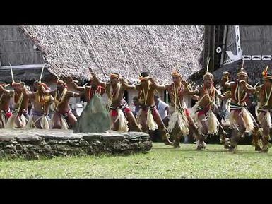 Maap Men's Standing Dance "Sabow", Yap