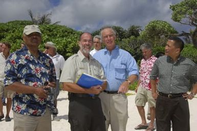 [Assignment: 48-DPA-SOI_K_Guam_6-6-7-07] Pacific Islands Tour: Visit of Secretary Dirk Kempthorne [and aides] to Guam, U.S. Territory [48-DPA-SOI_K_Guam_6-6-7-07__DI12120.JPG]