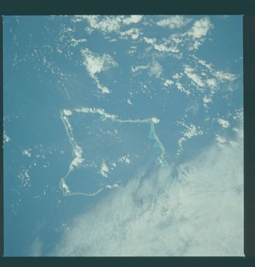 S09-33-1228 - STS-009 - Earth observations taken by the STS-9 crew