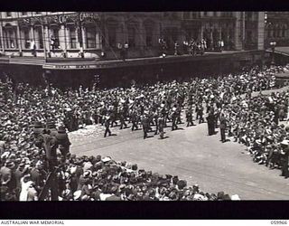 MELBOURNE, VIC. 1943-11-18. AFTER A LONG PERIOD OF FIGHTING IN NEW GUINEA, THE 17TH AUSTRALIAN INFANTRY BRIGADE WAS GIVEN LEAVE, AT THE CONCLUSION OF WHICH THE UNIT STAGED A MARCH THROUGH THE CITY. ..