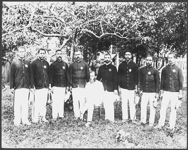 Judge Coope and a group of Samoan police