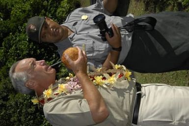 [Assignment: 48-DPA-SOI_K_Amer_Sam] Pacific Islands Tour: Visit of Secretary Dirk Kemmpthorne [and aides] to American Samoa, U.S. Territory [48-DPA-SOI_K_Amer_Sam__DI15274.JPG]