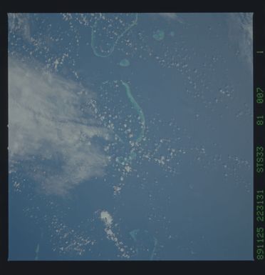 S33-81-007 - STS-033 - STS-33 earth observations