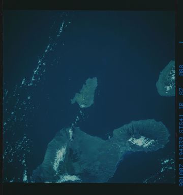 S41-87-088 - STS-041 - STS-41 earth observations