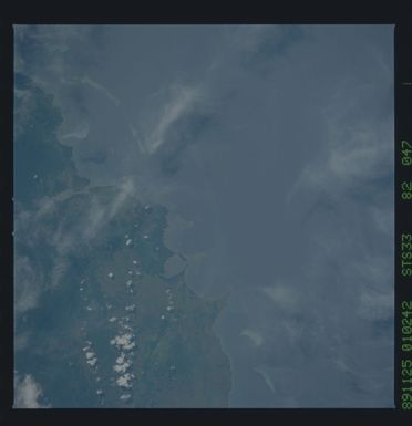 S33-82-047 - STS-033 - STS-33 earth observations