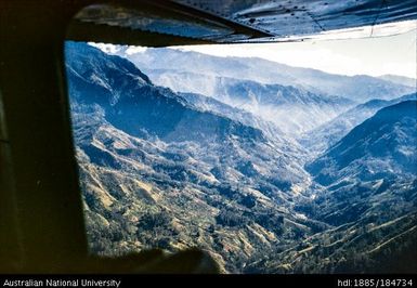 Upper Chimbu Valley (flight) - valley