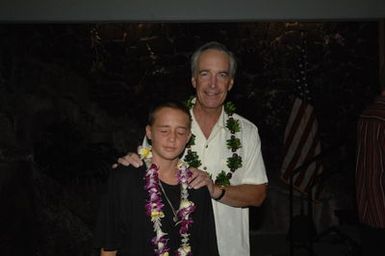 [Assignment: 48-DPA-09-28-08_SOI_K_NPS_Vol_AZ] President's Call to Service Award ceremony and reception for volunteers at the U.S.S. Arizona Memorial, Pearl Harbor, Honolulu, Hawaii, with Secretary Dirk Kempthorne [joining the National Park Service's Chief Historian for the Memorial, Daniel Martinez, among the dignitaries on hand] [48-DPA-09-28-09_SOI_K_NPS_Vol_AZ_IOD_4693.JPG]