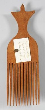 I Seru kau (wooden comb)