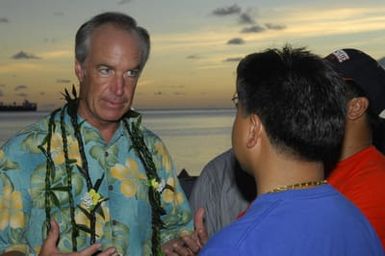 [Assignment: 48-DPA-SOI_K_Saipan_6-5-07] Pacific Islands Tour: Visit of Secretary Dirk Kempthorne [and aides] to Saipan Island, of the Commonwealth of the Northern Mariana Islands [48-DPA-SOI_K_Saipan_6-5-07__DI10982.JPG]