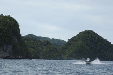 [Assignment: 48-DPA-SOI_K_Palau_6-7-9-07] Pacific Islands Tour: Visit of Secretary Dirk Kempthorne [and aides] to Palau Islands, Republic of Palau [48-DPA-SOI_K_Palau_6-7-9-07__DI12824.JPG]