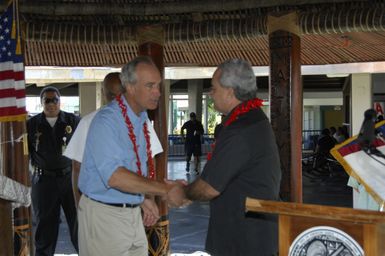 [Assignment: 48-DPA-SOI_K_Amer_Sam] Pacific Islands Tour: Visit of Secretary Dirk Kemmpthorne [and aides] to American Samoa, U.S. Territory [48-DPA-SOI_K_Amer_Sam__DI15680.JPG]