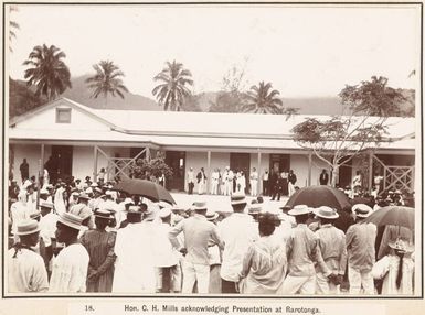 C.H. Mills speaking at Rarotonga, 1903