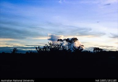 New Guinea - Nomad, Western District - sunset