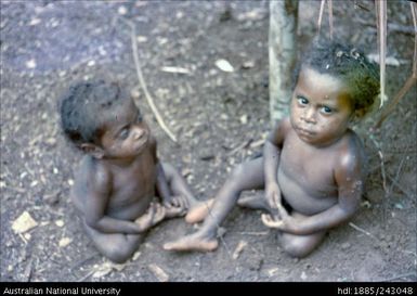 Twins at Efonobu, Kuni