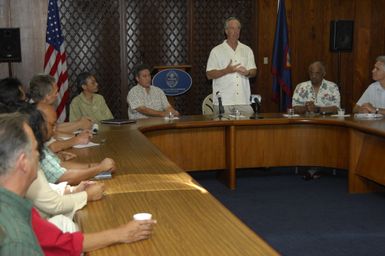 [Assignment: 48-DPA-SOI_K_Guam_6-6-7-07] Pacific Islands Tour: Visit of Secretary Dirk Kempthorne [and aides] to Guam, U.S. Territory [48-DPA-SOI_K_Guam_6-6-7-07__DI11145.JPG]