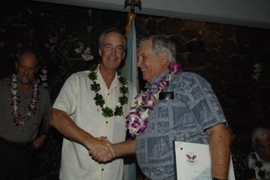 [Assignment: 48-DPA-09-28-08_SOI_K_NPS_Vol_AZ] President's Call to Service Award ceremony and reception for volunteers at the U.S.S. Arizona Memorial, Pearl Harbor, Honolulu, Hawaii, with Secretary Dirk Kempthorne [joining the National Park Service's Chief Historian for the Memorial, Daniel Martinez, among the dignitaries on hand] [48-DPA-09-28-09_SOI_K_NPS_Vol_AZ_IOD_4631.JPG]