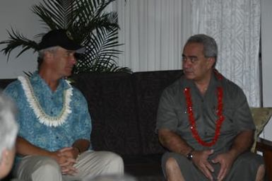 [Assignment: 48-DPA-SOI_K_Amer_Sam] Pacific Islands Tour: Visit of Secretary Dirk Kemmpthorne [and aides] to American Samoa, U.S. Territory [48-DPA-SOI_K_Amer_Sam__DI14911.JPG]