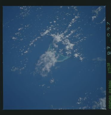 S30-89-047 - STS-030 - STS-30 earth observations