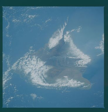 41C-35-1538 - STS-41C - Earth observations from shuttle Challenger during STS-41C