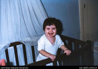 Joc (Jocelyn) in cot