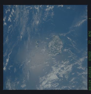 S33-77-076 - STS-033 - STS-33 earth observations