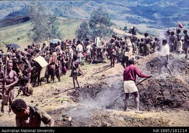 New Guinea - Kisivagloga, Yagaria - Central District, EML - sing-sing