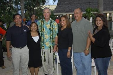 [Assignment: 48-DPA-SOI_K_Saipan_6-5-07] Pacific Islands Tour: Visit of Secretary Dirk Kempthorne [and aides] to Saipan Island, of the Commonwealth of the Northern Mariana Islands [48-DPA-SOI_K_Saipan_6-5-07__DI10971.JPG]