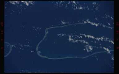 STS050-11-020 - STS-050 - Earth observation scenes of Tikahau and Rangiroa Atolls, Tuamotu Archipelago.