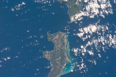 S103E5361 - STS-103 - Marianas Islands seen during STS-103 mission