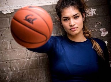 PENINA DAVIDSON: CALI LOVE & BASKETBALL