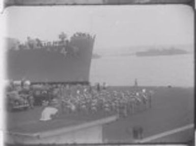 USMC 103527: Marines and sailors arrive aboard USS Curtiss