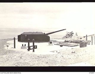 PORT MORESBY, PAPUA. 1944-10-18. NO.2 GUN OF THE BASILISK BATTERY, 801ST ANTI-AIRCRAFT AND COAST ARTILLERY BATTERY COMPLETELY ASSEMBLED