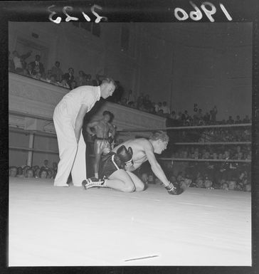 Boxing, Samoan Tuna Scanlan verses Australian Tommy Collins, Wellington Town Hall, Wellington City