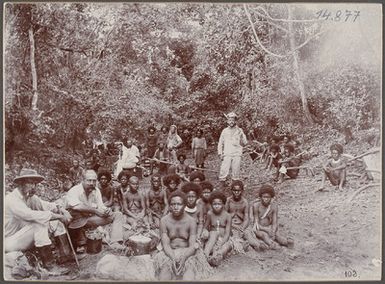 Rest of the caravan of porters at Kadara Creek