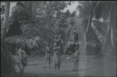 Houses (6) : Maprik, Papua New Guinea,1959 / Terence and Margaret Spencer