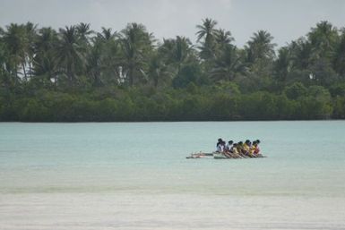 Kiribati 2006 arriving