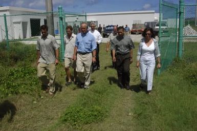 [Assignment: 48-DPA-SOI_K_Guam_6-6-7-07] Pacific Islands Tour: Visit of Secretary Dirk Kempthorne [and aides] to Guam, U.S. Territory [48-DPA-SOI_K_Guam_6-6-7-07__DI12144.JPG]