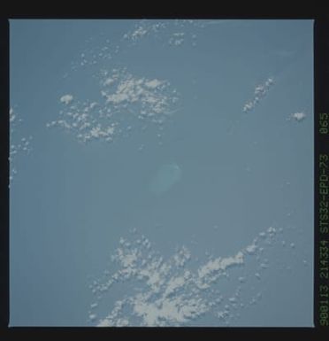 S32-73-065 - STS-032 - STS-32 earth observations