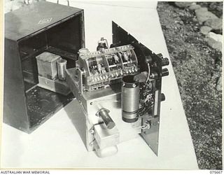 LAE, NEW GUINEA. 1944-09-04. SECTIONISED FIELD STRENGTH MEASURING EQUIPMENT USED BY A SPECIAL FORCE OF C.S.I.R. (COUNCIL FOR SCIENTIFIC AND INDUSTRIAL RESEARCH) FROM NEW ZEALAND TO DETERMINE THE ..