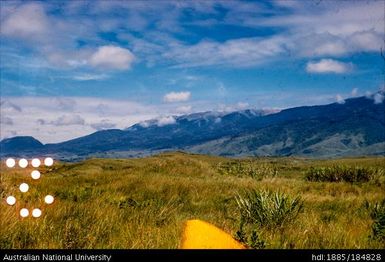 Mt Hagen - Baiyer Valley, 18 miles after Hagen - Hagen Massive