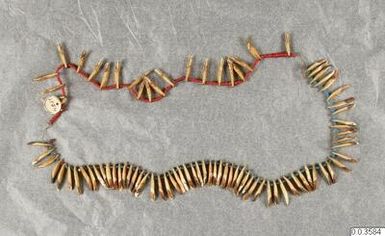 ["halsband, necklace"]