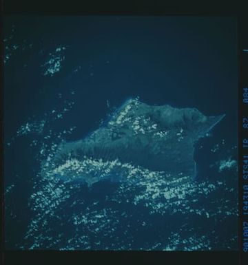 S41-87-084 - STS-041 - STS-41 earth observations