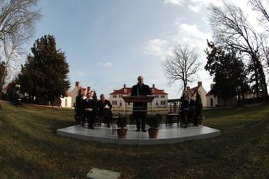 [Assignment: 48-DPA-01-12-09_SOI_K_Mt_Vernon] Visit of Secretary Dirk Kempthorne to Mount Vernon Estate and Gardens, Mount Vernon, Virginia, [for touring and announcement of the U.S. nomination of the George Washington home, along with the Papahanaumokuakea Marine National Monument in Hawaii, for inclusion on the United Nations Educational, Scientific, and Cultural Organization's (UNESCO's) World Heritage List. Joining Secretary Kempthorne for the announcement was James Rees, Executive Director of the Mount Vernon Estate and Gardens.] [48-DPA-01-12-09_SOI_K_Mt_Vernon_IOD_9426.JPG]