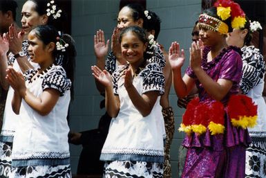 Ōrongomai Marae 2002; Waitangi open day; Samoan cultural group from Our Lady of Grace church