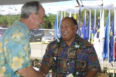 [Assignment: 48-DPA-SOI_K_Saipan_6-5-07] Pacific Islands Tour: Visit of Secretary Dirk Kempthorne [and aides] to Saipan Island, of the Commonwealth of the Northern Mariana Islands [48-DPA-SOI_K_Saipan_6-5-07__DI10798.JPG]