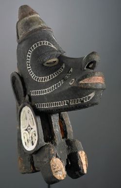 Nguzunguzu (War canoe prow figurehead)